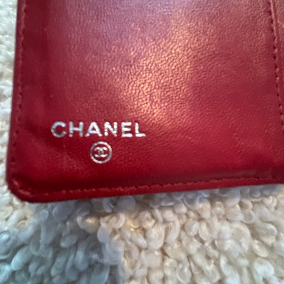 CHANEL Quilted Red Wallet - Picture 16 of 16